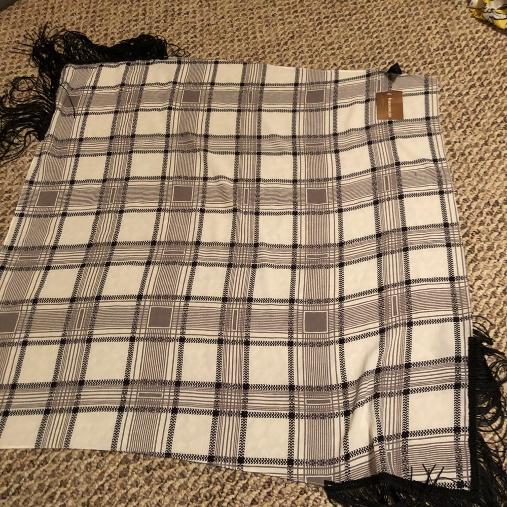 Scarf - Picture 3 of 4